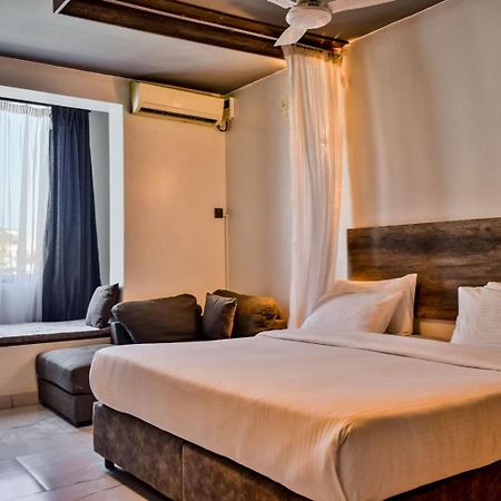 The Ivory Suites Момбаса Екстериор снимка