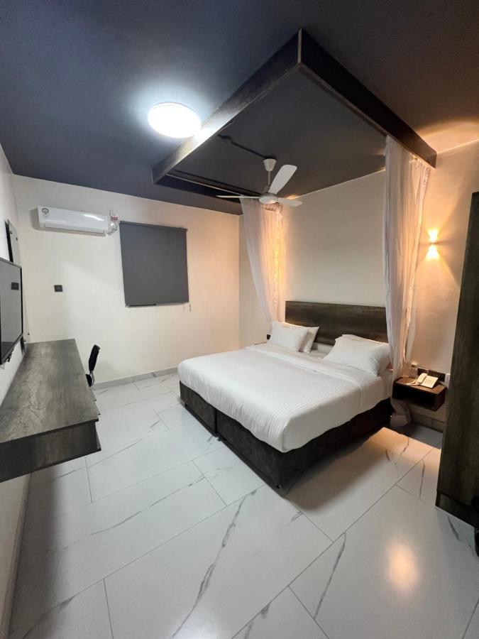 The Ivory Suites Момбаса Екстериор снимка