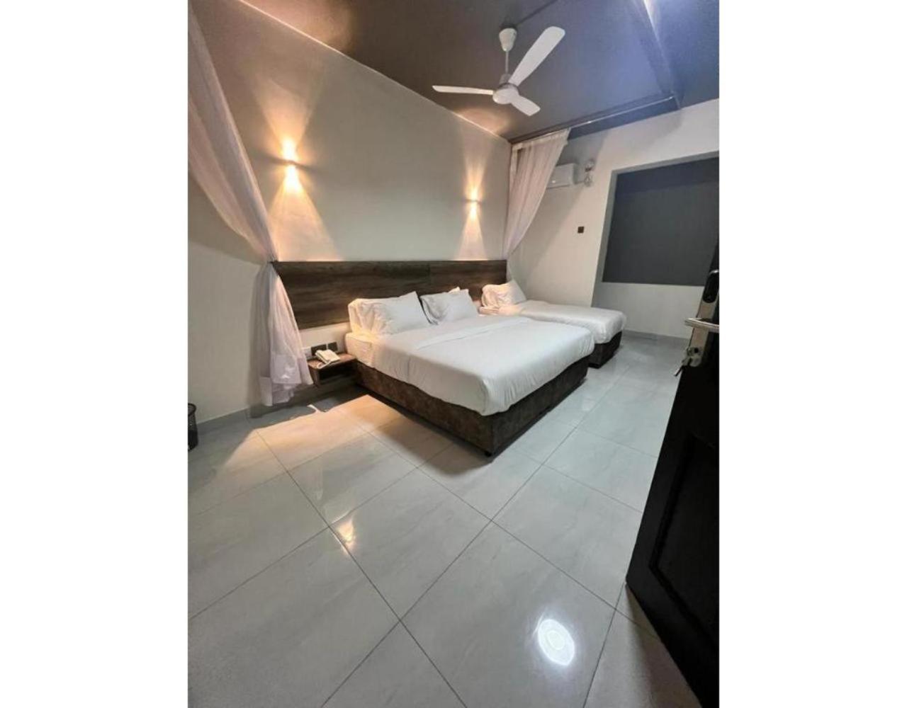 The Ivory Suites Момбаса Екстериор снимка