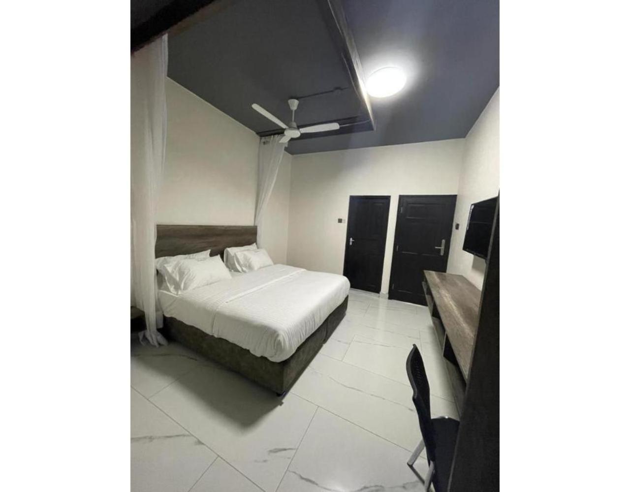 The Ivory Suites Момбаса Екстериор снимка