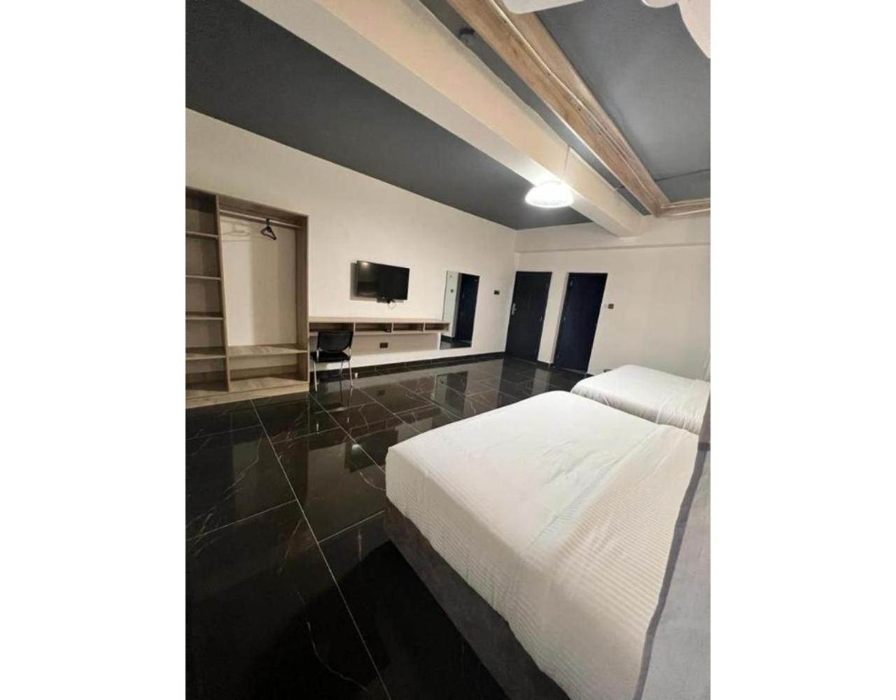 The Ivory Suites Момбаса Екстериор снимка