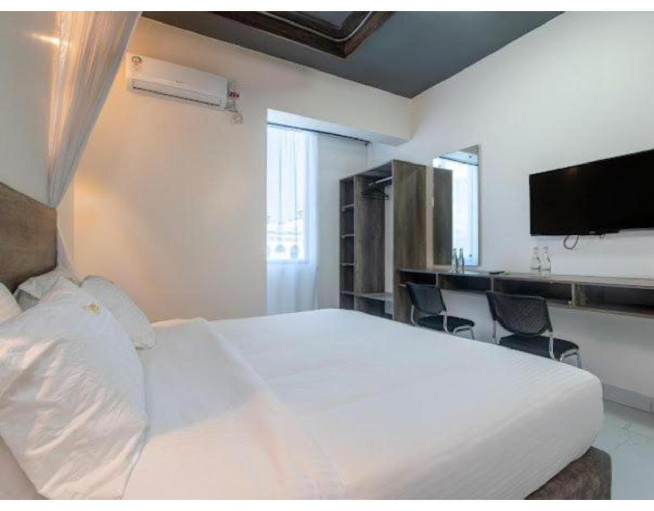 The Ivory Suites Момбаса Екстериор снимка