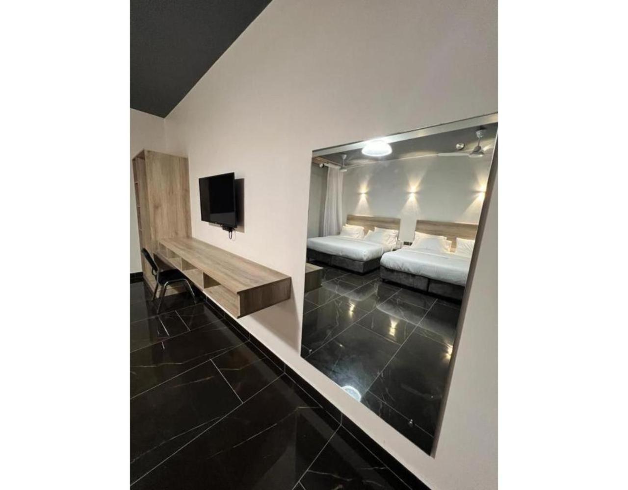 The Ivory Suites Момбаса Екстериор снимка