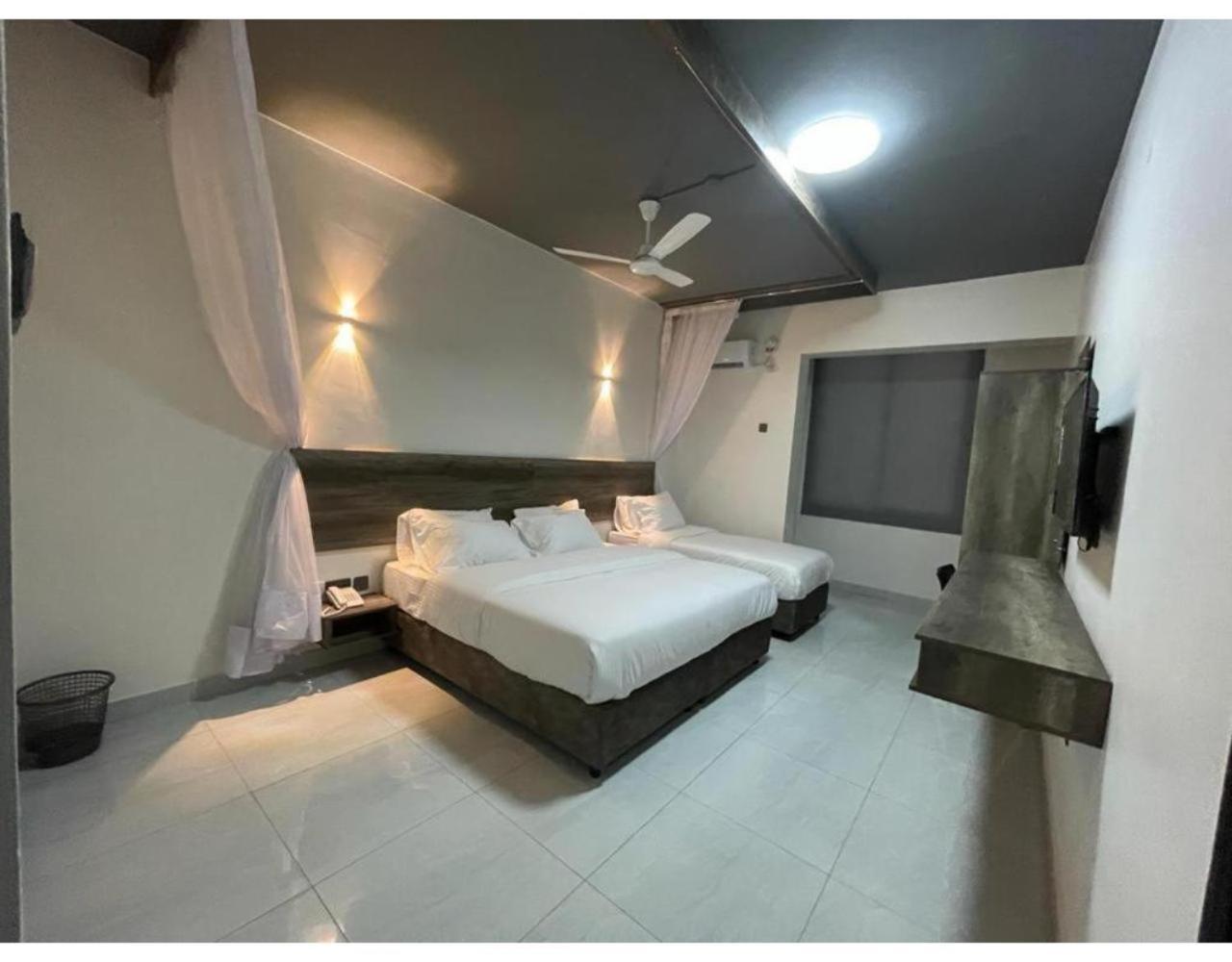 The Ivory Suites Момбаса Екстериор снимка